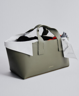 Mica elongated hand bag woman