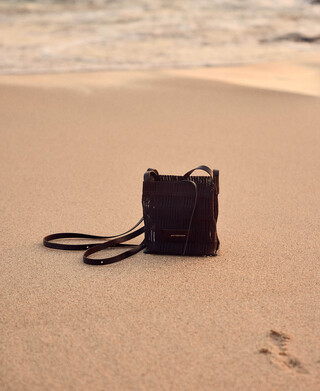 Square mesh crossbody