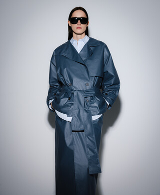 Gabardina corta cuello chimenea