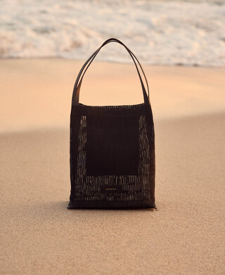 Vertical mesh shopper bag
