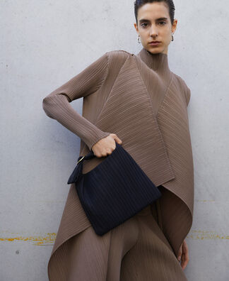 Cocktail bag in pleated fabric Cocktail bag in pleated fabric