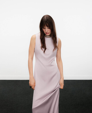 Choker met&aacute;lico r&iacute;gido forma irregular