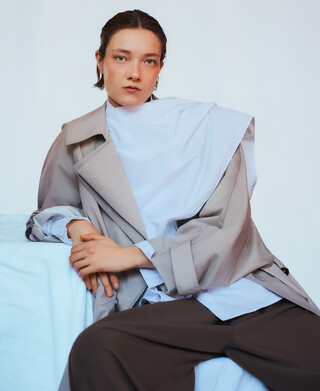 Chemise à col châle superposé pour femme