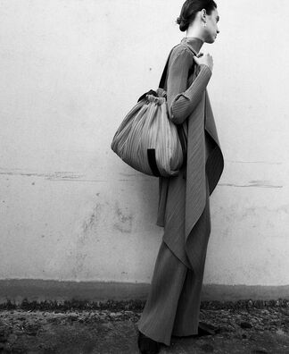 Shopper in pleated fabric Shopper in pleated fabric