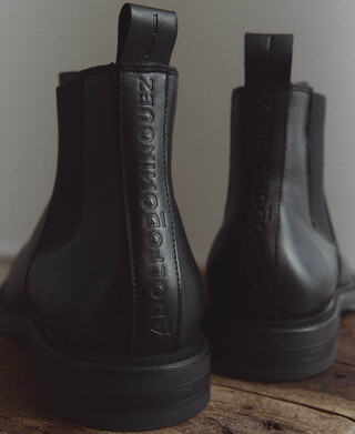 Leather Chelsea ankle boot