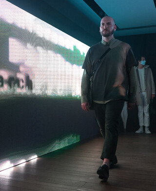 RUNWAY SS22 RUNWAY SS22