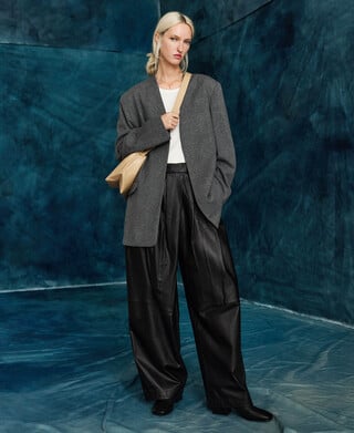 Leather pleated trousers woman Leather pleated trousers woman