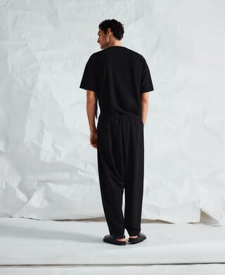Pantal&oacute;n pierna drapeada