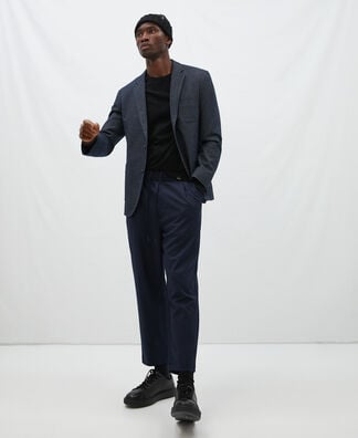 Carrot silhouette pleated trousers Carrot silhouette pleated trousers