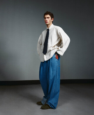 Zapatilla maxi logo suela fina