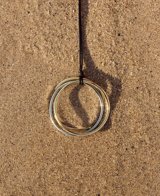 Two-tone metal hoops necklace