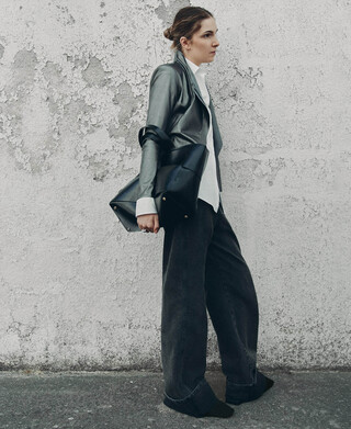 Pantalon droit en denim effet d&eacute;lav&eacute;