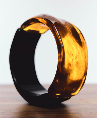 Pulsera r&iacute;gida resina bicolor