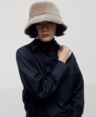 Cotton rounded volume shirt Cotton rounded volume shirt