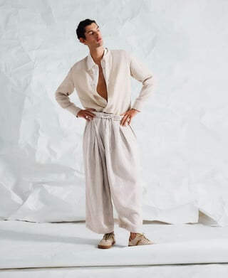 Pantal&oacute;n cruzado pliegues lino europeo