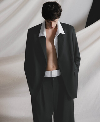 リラックスフィットのミックスファブリックブレザー