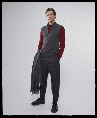 Round neck vest in wool fabric Round neck vest in wool fabric