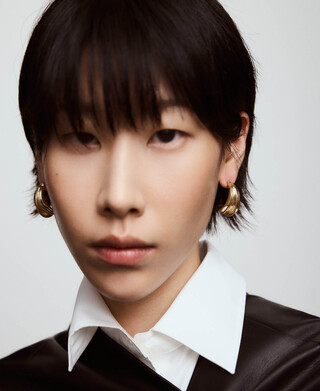 Boucles d'oreilles m&eacute;talliques en relief pour femme