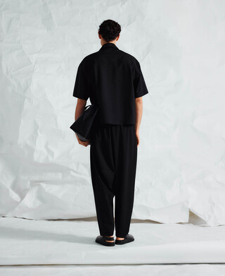 Pantal&oacute;n pierna drapeada