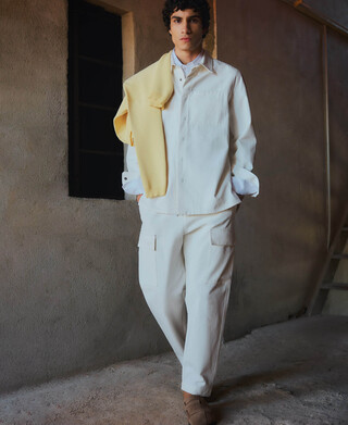 Barrel fit cargo trousers man