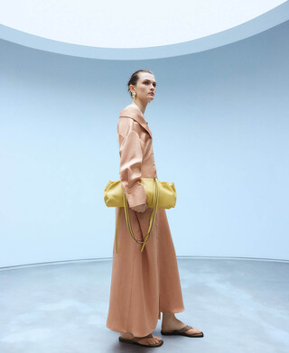 Pendientes met&aacute;licos forma org&aacute;nica