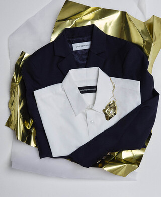 Regular fit spread collar shirt man