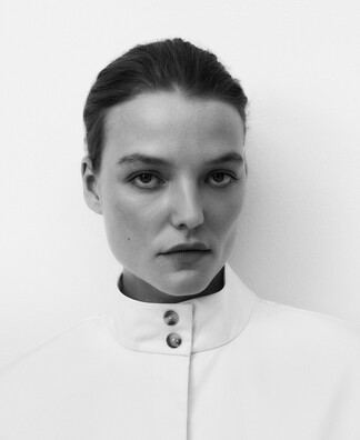 Funnel neck shirt with front yoke woman