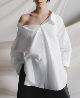 Chemise asym&eacute;trique d&eacute;structur&eacute;e pour femme