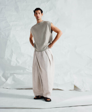 Pantal&oacute;n cruzado pliegues lino europeo