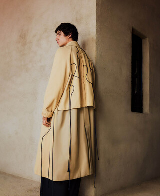 Mixed-fabric trench with drawcord man