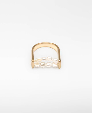 Metal ring with pearls woman