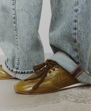 Stitched logo leather soft sneaker