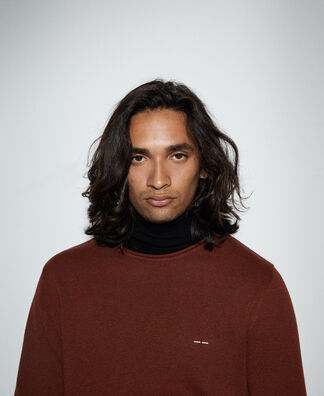 V-neck sweater in cotton and wool V-neck sweater in cotton and wool