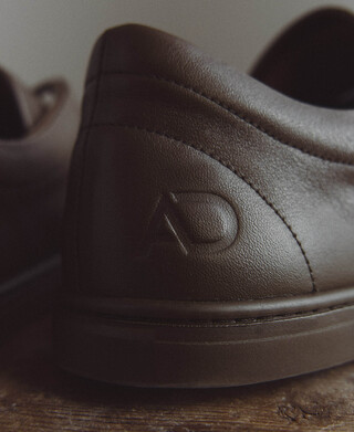 Leather padded barefoot sneaker
