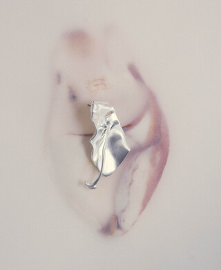 Boucles d&rsquo;oreilles m&eacute;talliques fleur