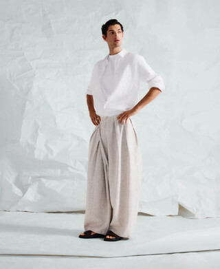 Pantal&oacute;n cruzado pliegues lino europeo