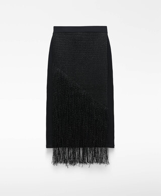 Saia reta com apliques de r&aacute;fia