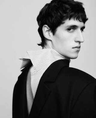 リラックスフィットのミックスファブリックブレザー