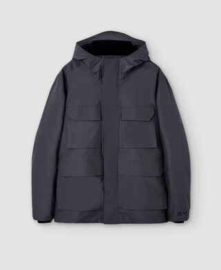 Parka corta con capucha Parka corta con capucha