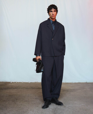 Barrel fit cross-over front trousers man