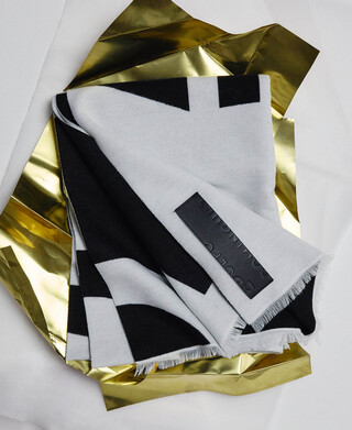 Jacquard maxi logo two-tone scarf woman