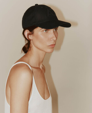 Gorra logo bordado algod&oacute;n