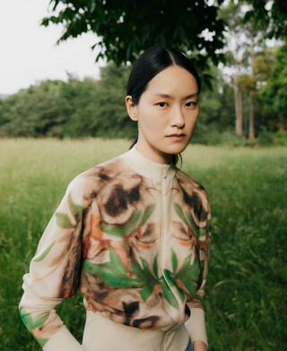 Bomber estampado floral en viscosa Bomber estampado floral en viscosa