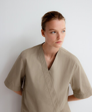 Overlaid panel asymmetrical top woman