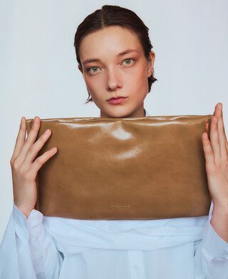 Chemise à col châle superposé pour femme