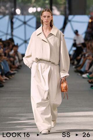 LOOK 16 LOOK 16