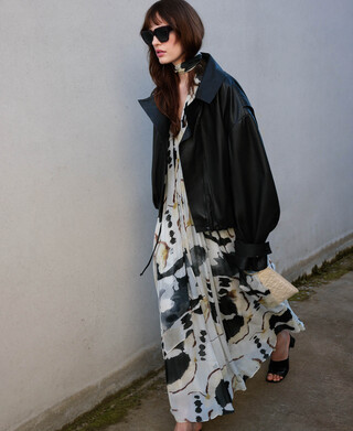 Sandalia tac&oacute;n cuadrado piel