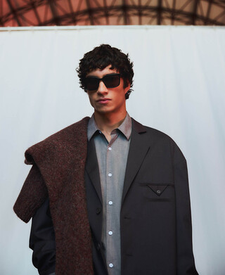 Spread collar oversize shirt man