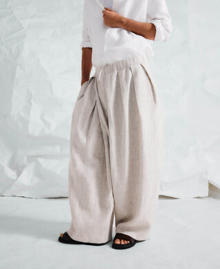 Pantal&oacute;n cruzado pliegues lino europeo