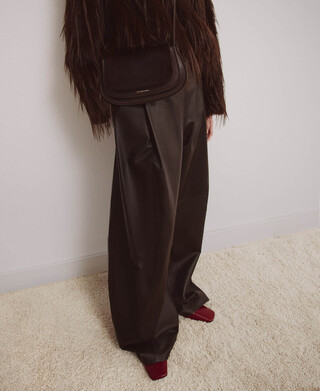 Baggy-Lederhose mit seitlichen Falten